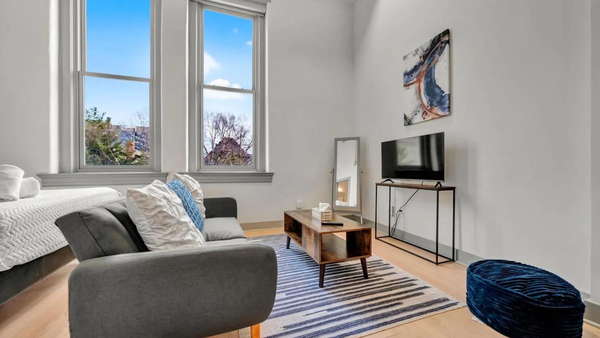 Bright And Modern Studio In Louisville # 308 0*,
