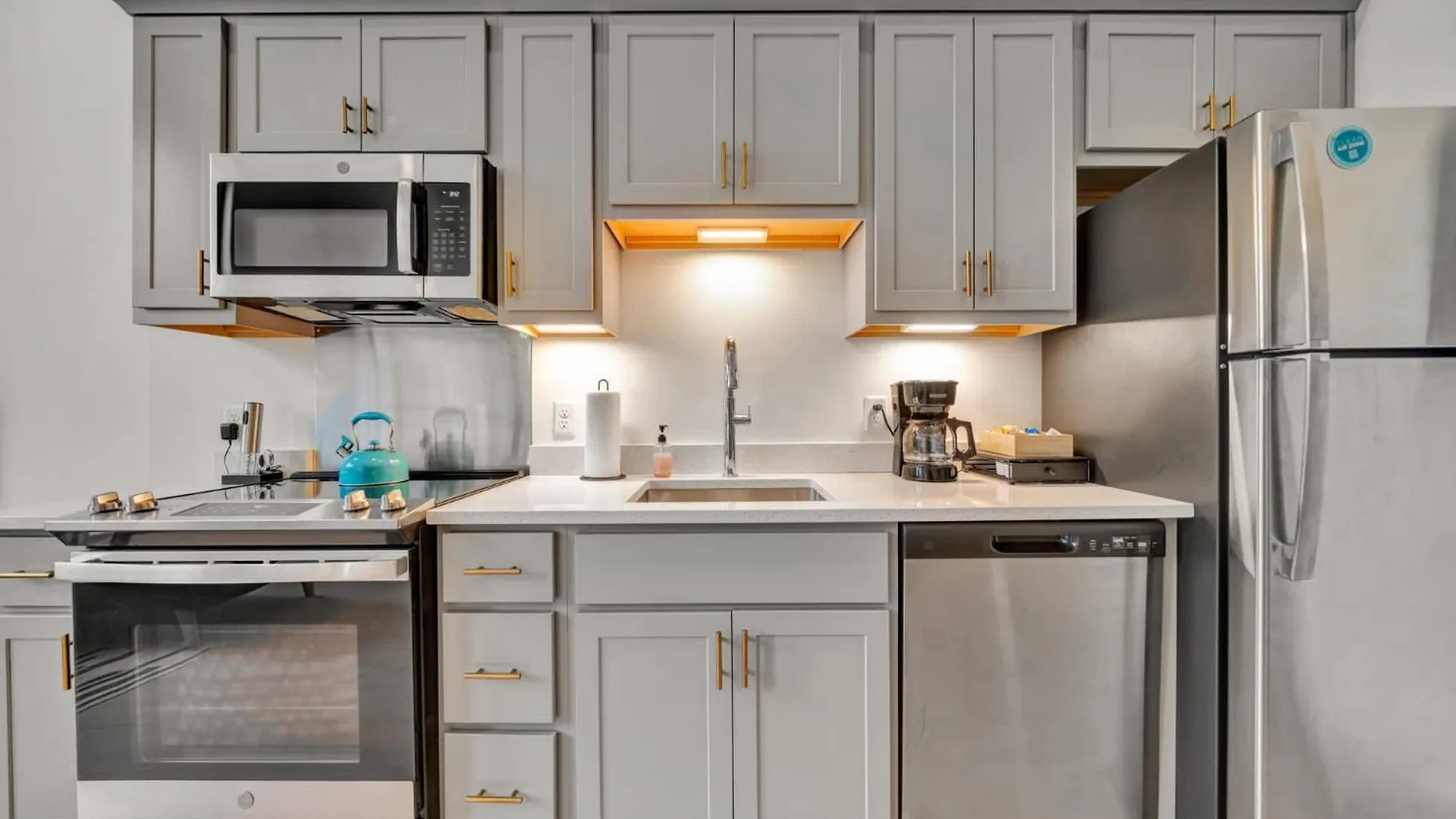 Bright And Modern Studio In Louisville # 308 Apartman