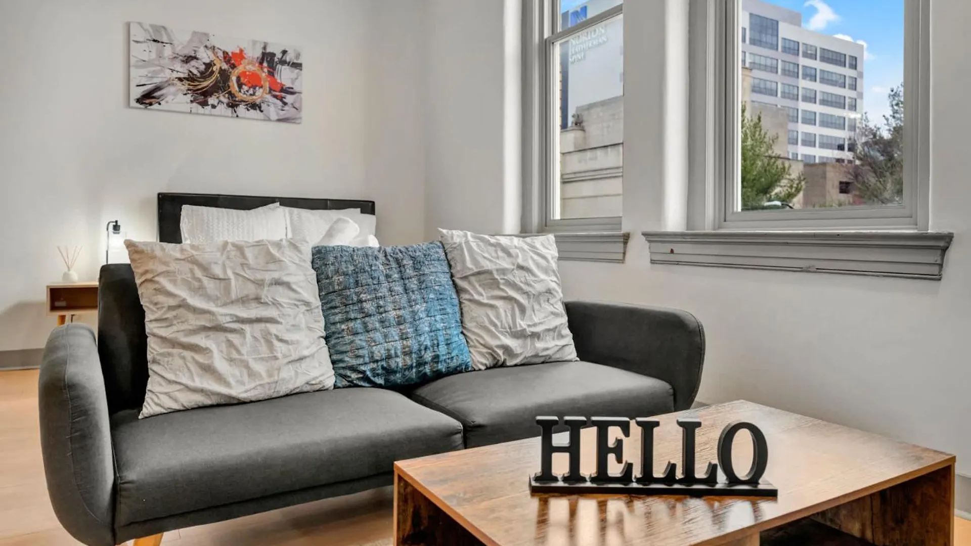 Bright And Modern Studio In Louisville # 308